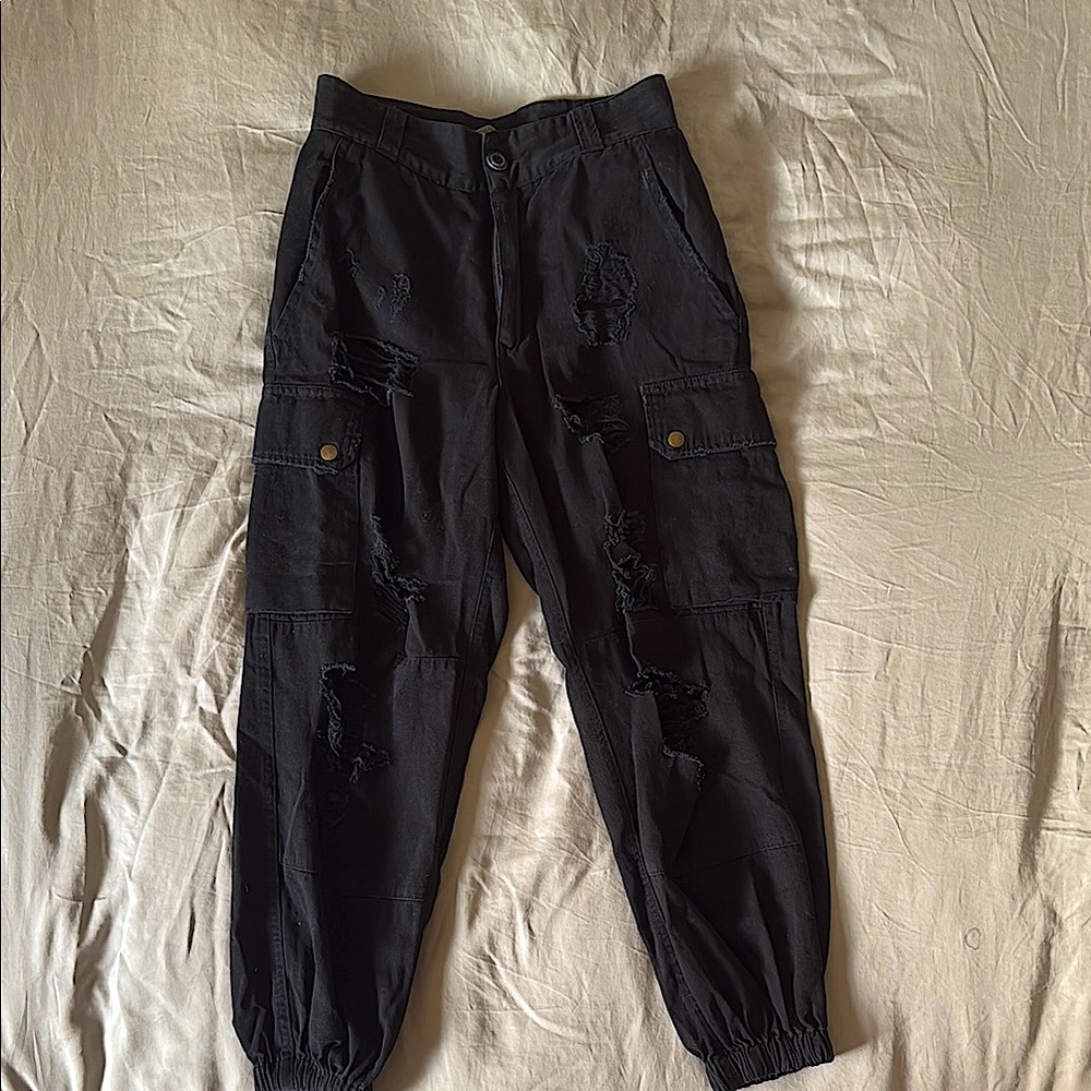 Black CARMAR cargo pants size 6 — XS/00/0